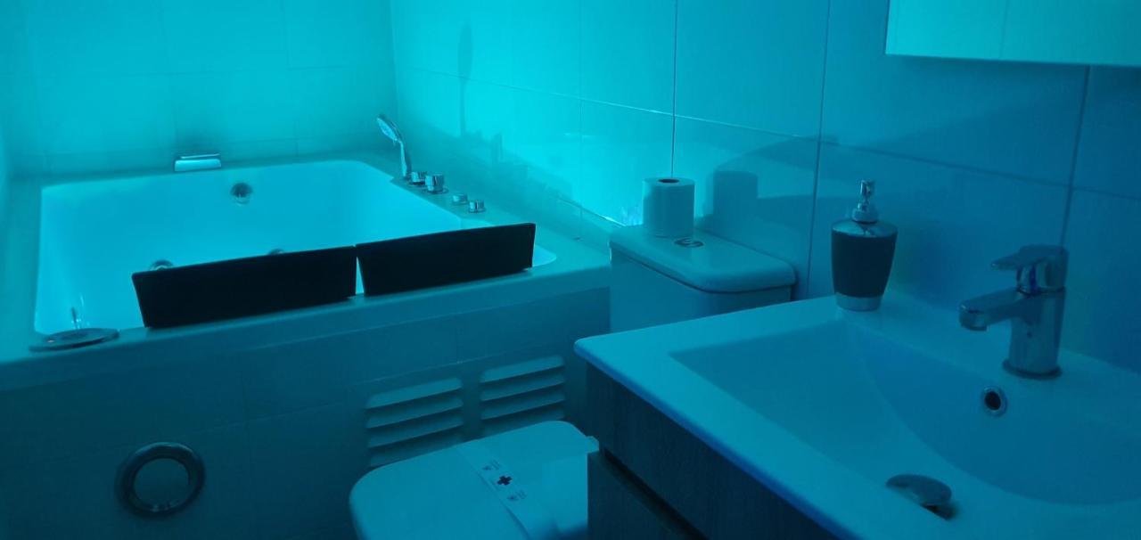 #2# Apartamento Jacuzzi Xl Sevilla Centro Luaran gambar